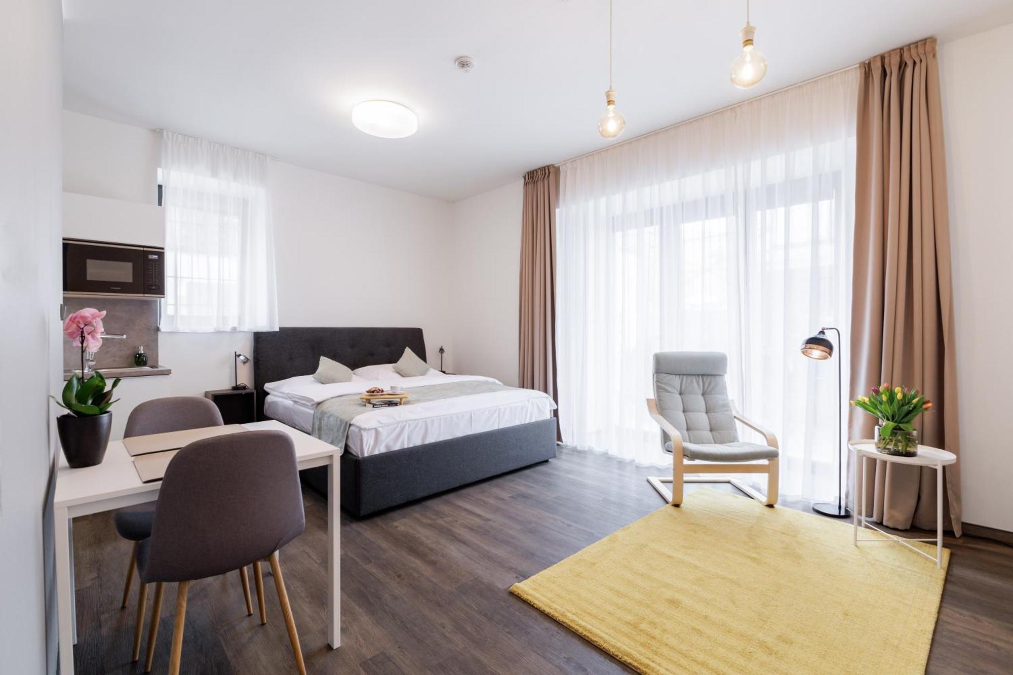 River Apartments Млада-Болеслав Экстерьер фото